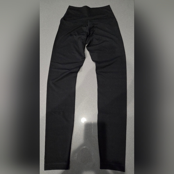 PINK Victoria's Secret Black Leggings - Picture 2 of 5